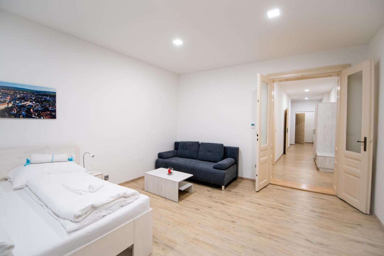 Apartmany Velke Namesti 克罗梅日什 外观 照片