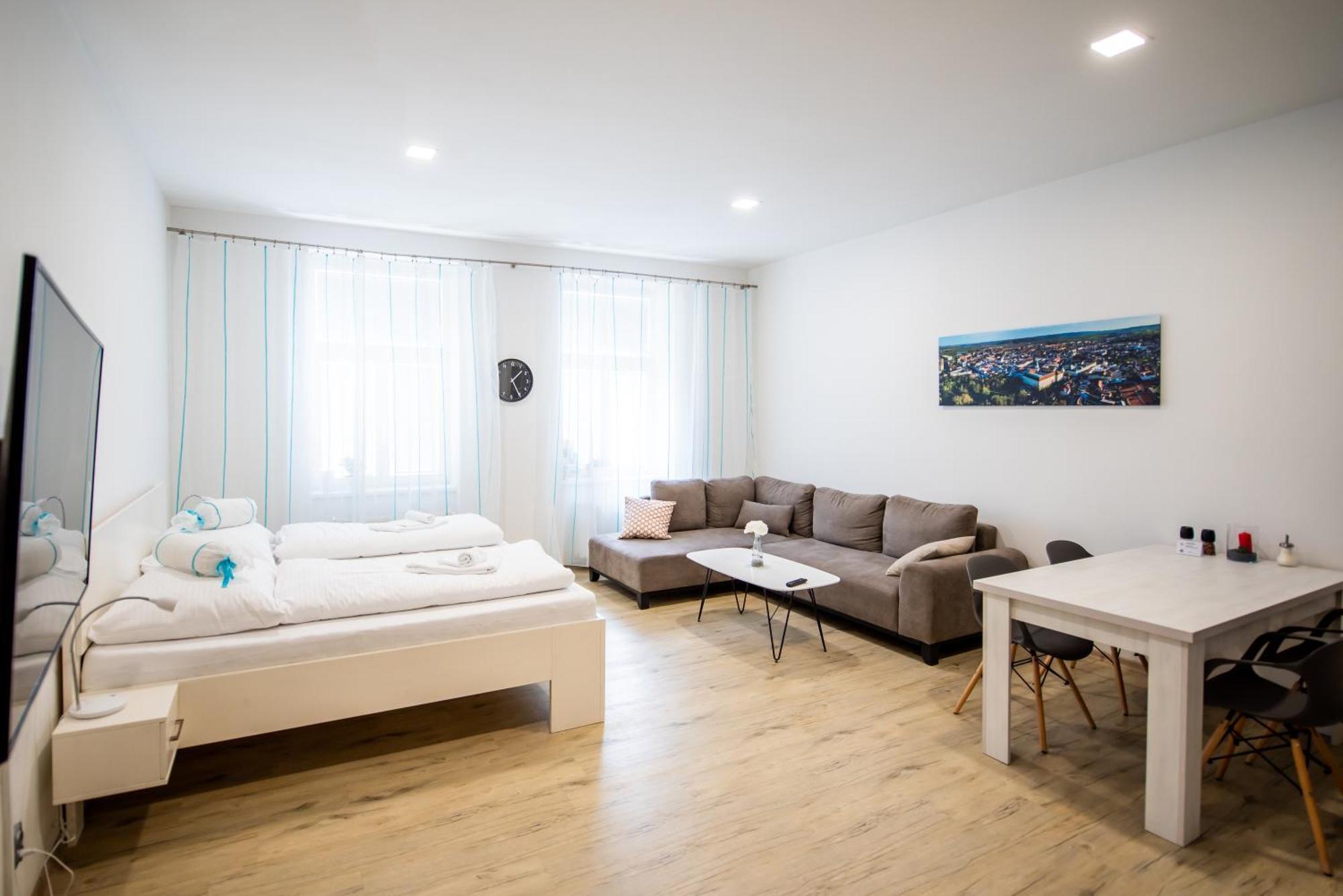 Apartmany Velke Namesti 克罗梅日什 外观 照片