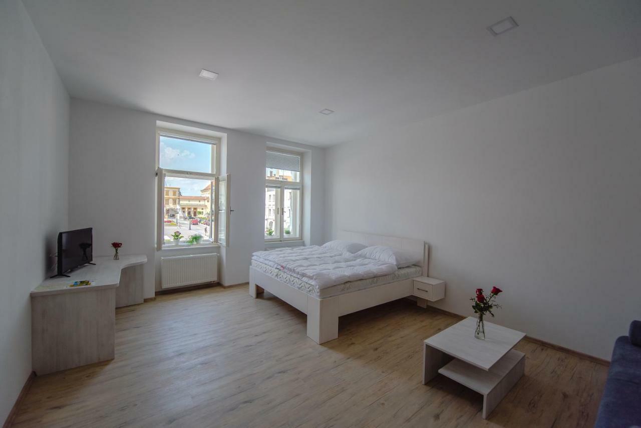Apartmany Velke Namesti 克罗梅日什 外观 照片